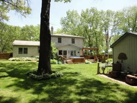 106 Pipeline Dr, Griffith, IN 46319 photo 4