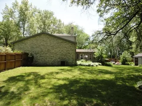 106 Pipeline Dr, Griffith, IN 46319 photo 5