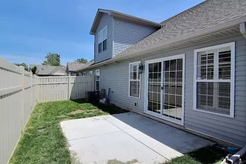 540 Clover Ln, Griffith, IN 46319 photo 2