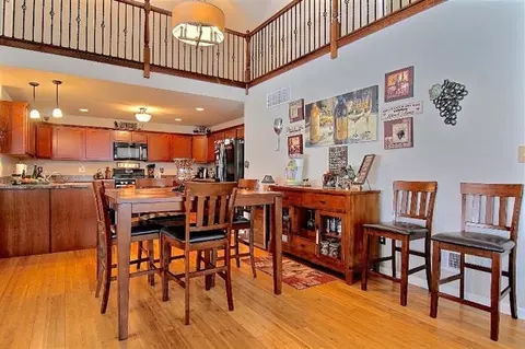 540 Clover Ln, Griffith, IN 46319 photo 5