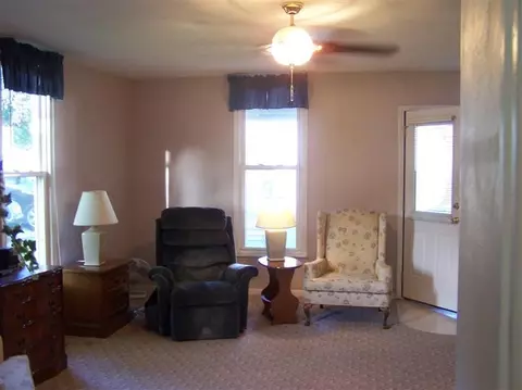 215 Taylor St, Pendleton, IN 46064 photo 5