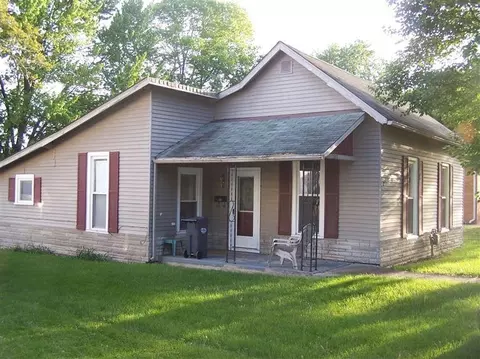 215 Taylor St, Pendleton, IN 46064 photo 1