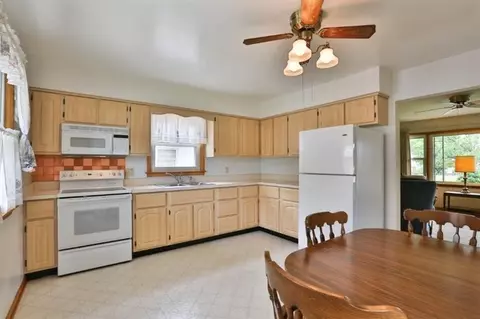 633 N Jay St, Griffith, IN 46319 photo 5