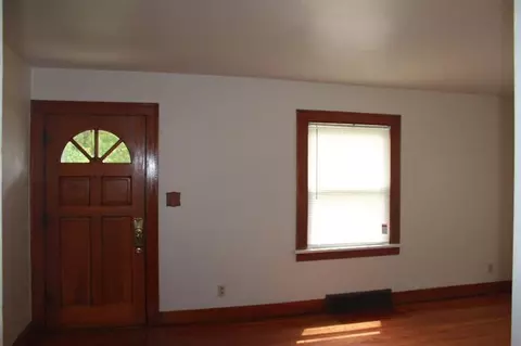 204 N Colfax St, Griffith, IN 46319 photo 4