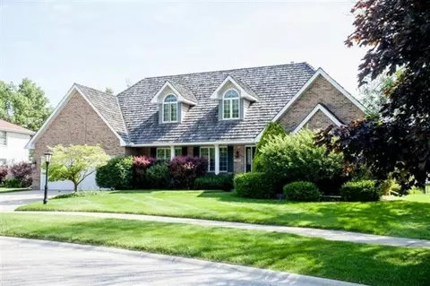 446 Morningside Dr, Crown Point, IN 46307 photo 2