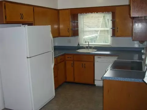 714 N Harvey St, Griffith, IN 46319 photo 5