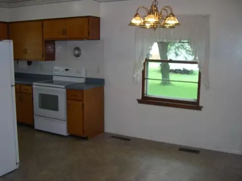 714 N Harvey St, Griffith, IN 46319 photo 6