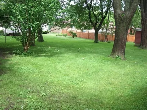 714 N Harvey St, Griffith, IN 46319 photo 3