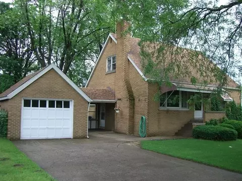 714 N Harvey St, Griffith, IN 46319 photo 2