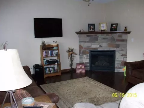 216 Cessna Dr, Burns Harbor, IN 46304 photo 3