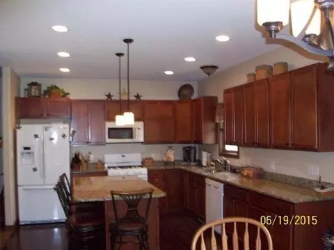 216 Cessna Dr, Burns Harbor, IN 46304 photo 5