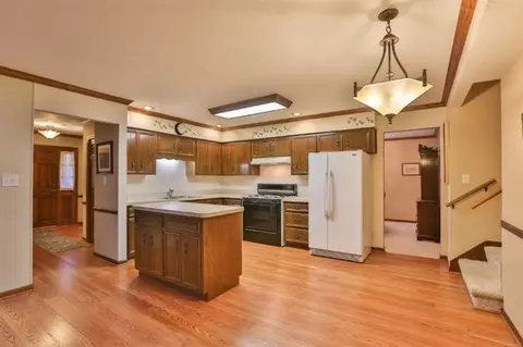 9613 Walnut Dr, Munster, IN 46321 photo 6