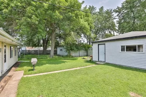233 N Wiggs St, Griffith, IN 46319 photo 10