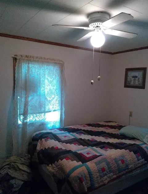 4065 Hendricks St, Gary, IN 46408 photo 9