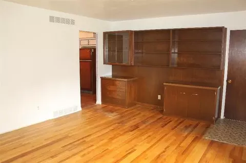 331 S Park Dr, Griffith, IN 46319 photo 5