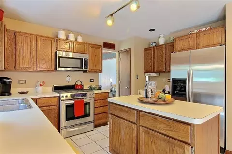 140 Schmidt Dr, Dyer, IN 46311 photo 4