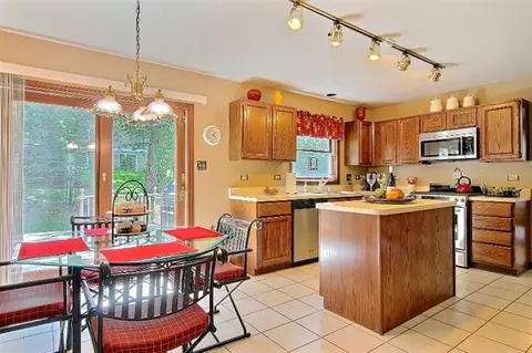 140 Schmidt Dr, Dyer, IN 46311 photo 5