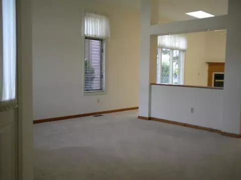 627 E Brookside Dr, Crown Point, IN 46307 photo 6