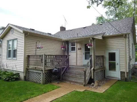 205 Michigan St, Porter, IN 46304 photo 2
