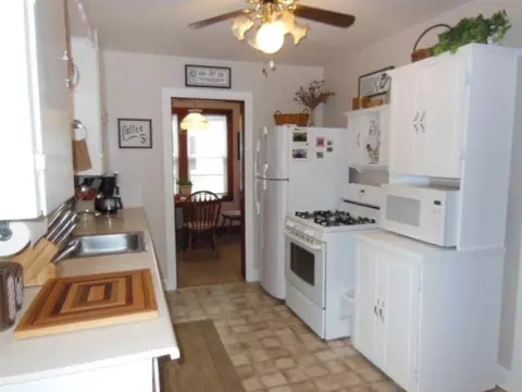 205 Michigan St, Porter, IN 46304 photo 4