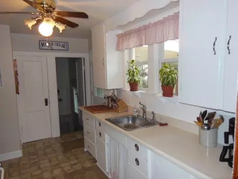 205 Michigan St, Porter, IN 46304 photo 5