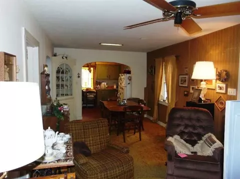 8318 Maple Ave, Gary, IN 46403 photo 6
