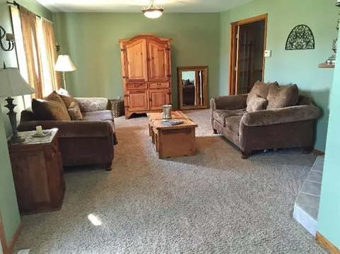694 Commodore Ln, Porter, IN 46304 photo 3