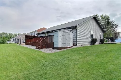 9806 Forest St, Dyer, IN 46311 photo 2