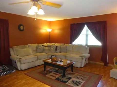 1671 Ruby Ct, Hobart, IN 46342 photo 5