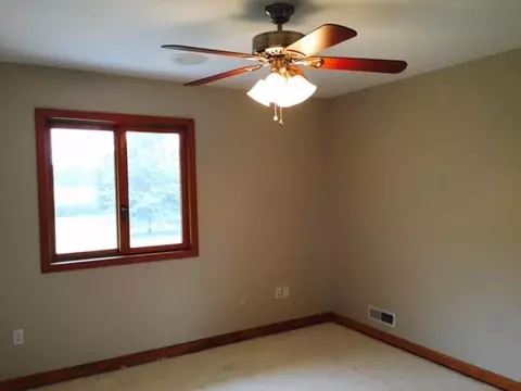 981 Eugene St, Porter, IN 46304 photo 10
