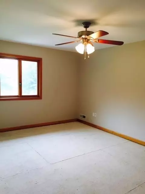 981 Eugene St, Porter, IN 46304 photo 8