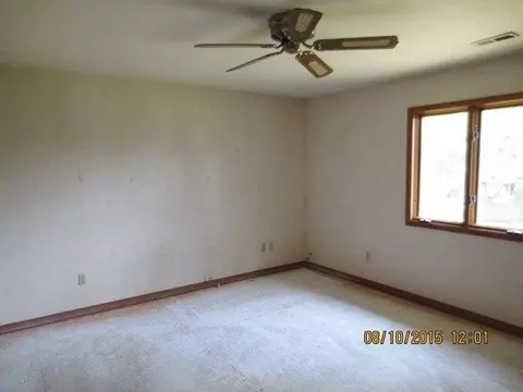 441 N Lillian St, Griffith, IN 46319 photo 8