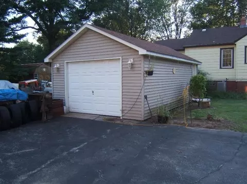1513 Elm St, Griffith, IN 46319 photo 5