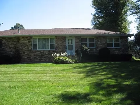 504 E Alyea St, Hebron, IN 46341 photo 2