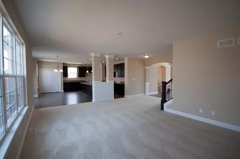 2552 Lois Dr, Valparaiso, IN 46385 photo 4