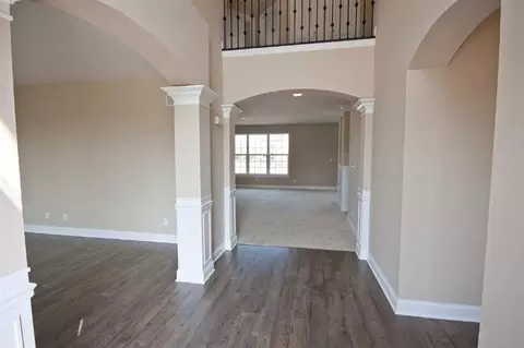 2552 Lois Dr, Valparaiso, IN 46385 photo 3