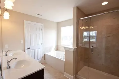 2552 Lois Dr, Valparaiso, IN 46385 photo 8