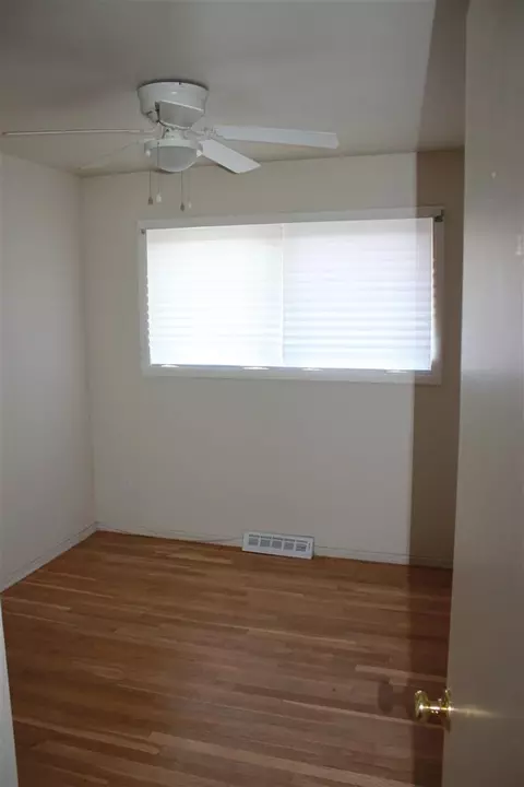 933 E 16th Ave, Gary, IN 46407 photo 7