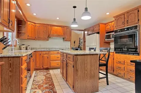 6604 Ridgeview Dr, De Motte, IN 46310 photo 8