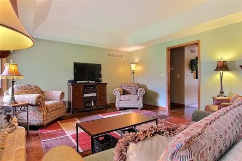 6604 Ridgeview Dr, De Motte, IN 46310 photo 6