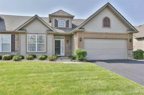 914 Flagstone Dr, Dyer, IN 46311 photo 1