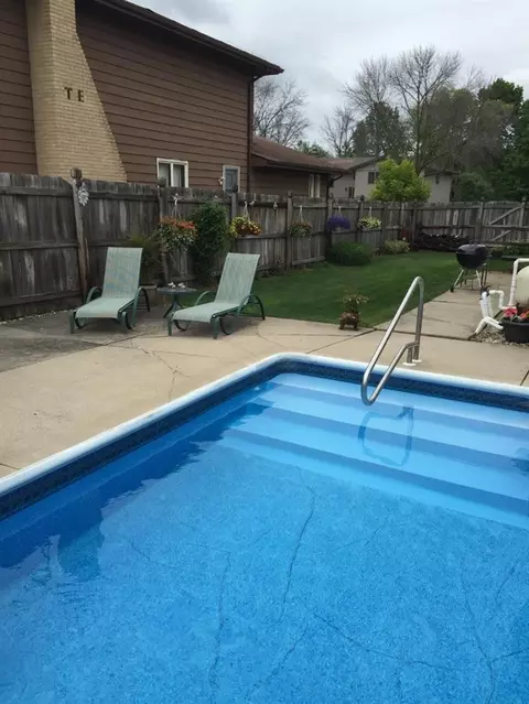 8712 Clark Pl, Crown Point, IN 46307 photo 6