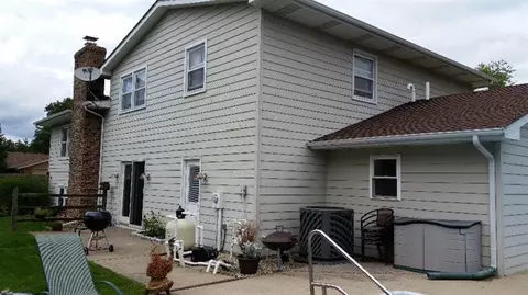 8712 Clark Pl, Crown Point, IN 46307 photo 4