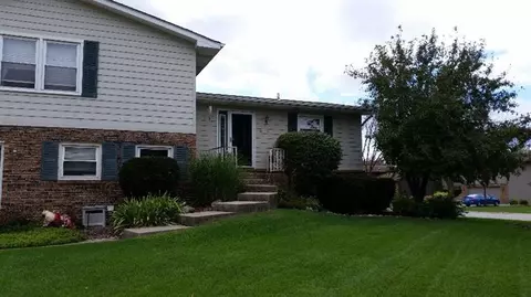 8712 Clark Pl, Crown Point, IN 46307 photo 2