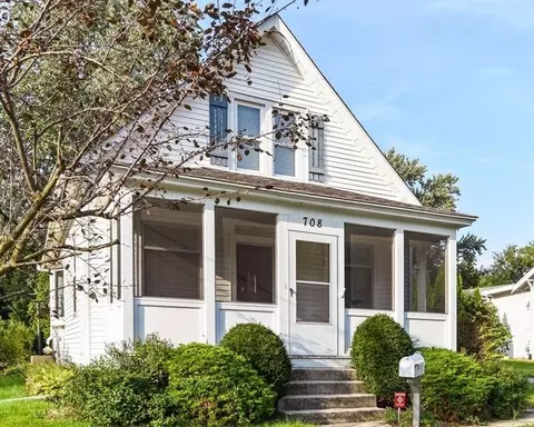 708 E Clark St, Crown Point, IN 46307 photo 1
