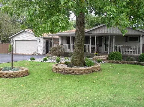 131 S Lillian St, Griffith, IN 46319 photo 1