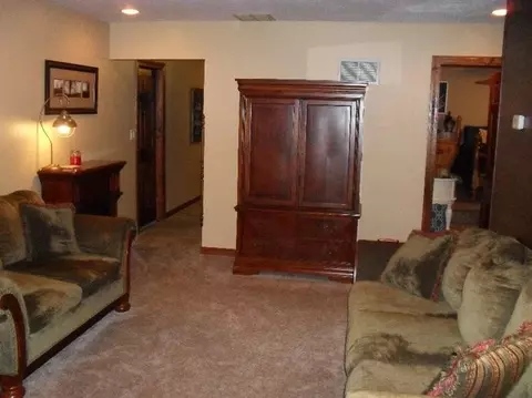 131 S Lillian St, Griffith, IN 46319 photo 5
