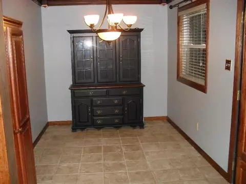 131 S Lillian St, Griffith, IN 46319 photo 7