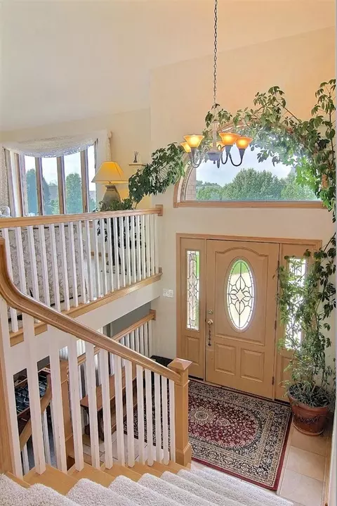 9217 Maple Dr, Saint John, IN 46373 photo 5