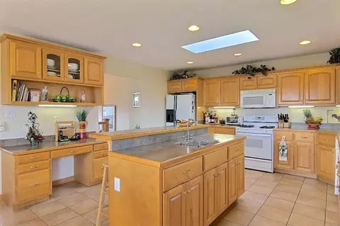 9217 Maple Dr, Saint John, IN 46373 photo 8